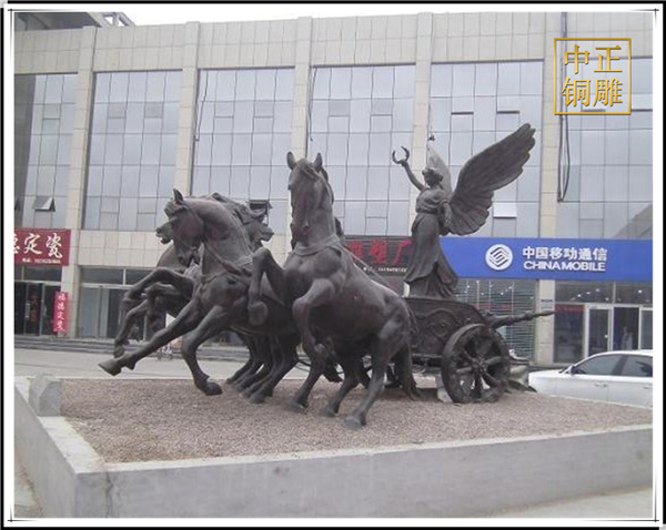 阿波羅戰(zhàn)車雕塑.jpg 阿波羅戰(zhàn)車雕塑.jpg